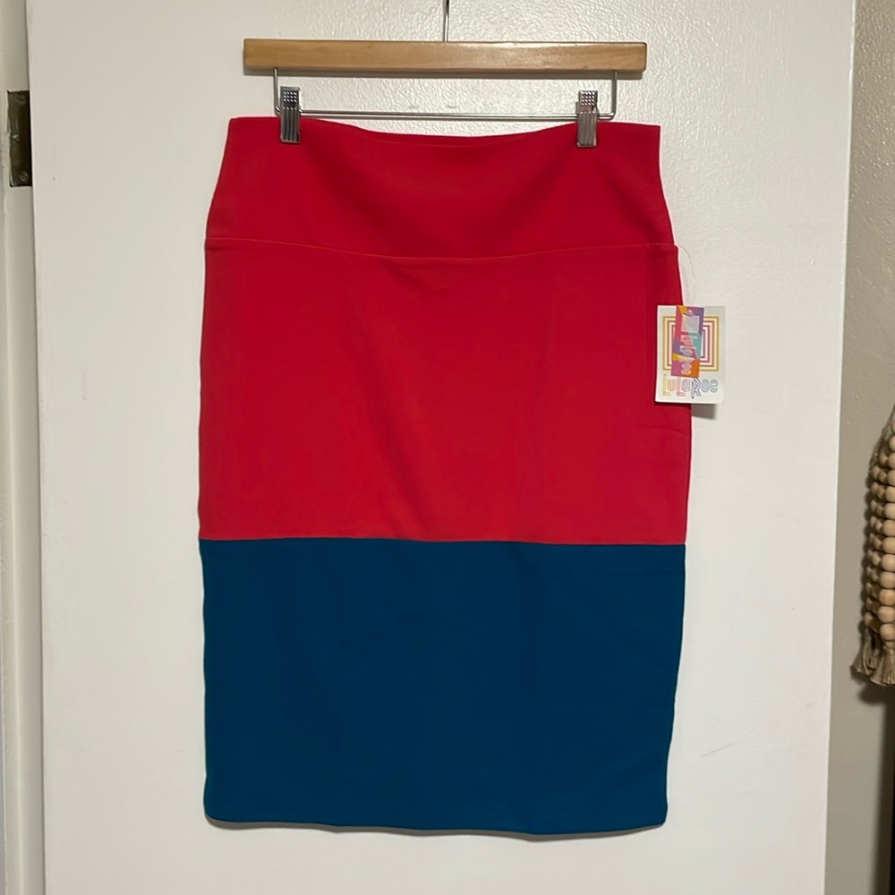 NEW LuLaRoe Cassie Skirt. Large